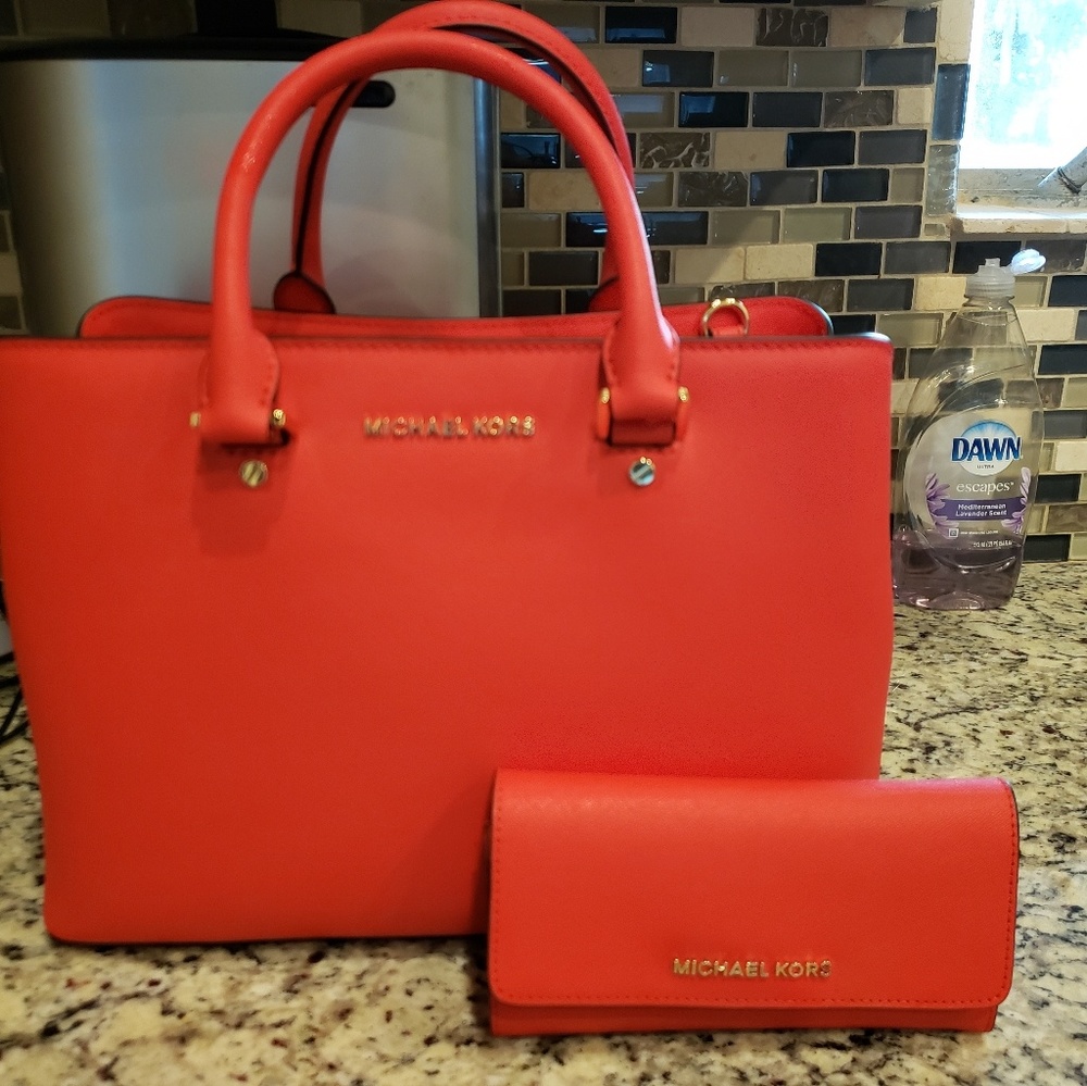 Let's trade!! Michael Kors purse